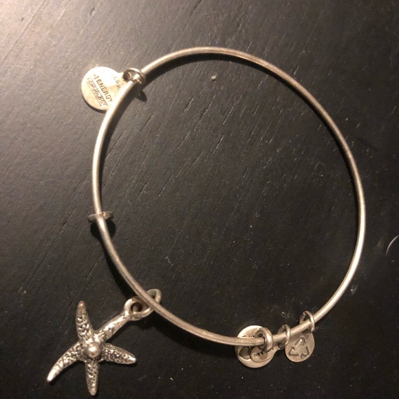 Star fish bracelet - Picture 2 of 2